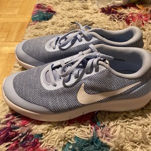 Nike Flex Sneakers